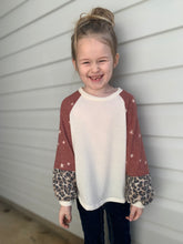 Load image into Gallery viewer, Star &amp; Animal Print long sleeve top
