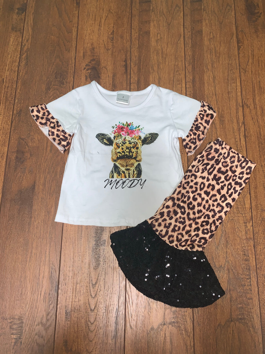 Moody Heifer Capri Set